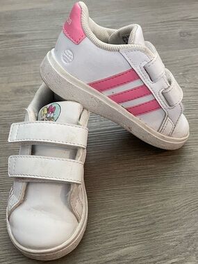 Toddler girl Adidas + Disney Minnie Mouse sneakers